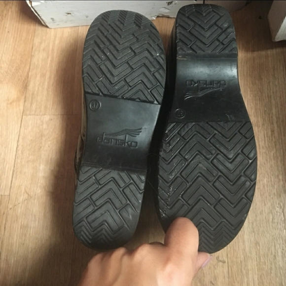 Dansko clogs .. bought from the walking company - Picture 3 of 4
